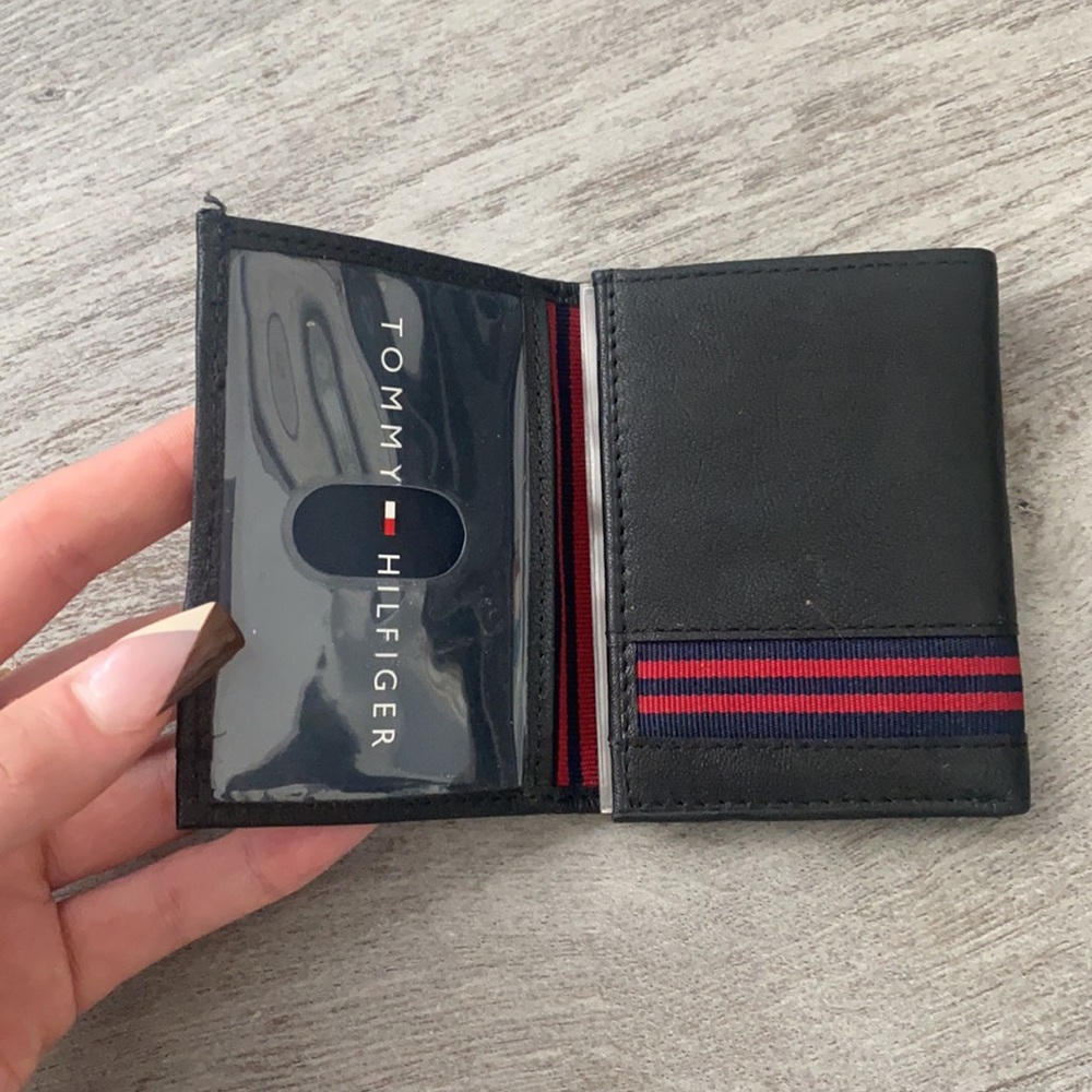 New Tommy Hilfiger Wallet/Card Holder - Picture 2 of 5